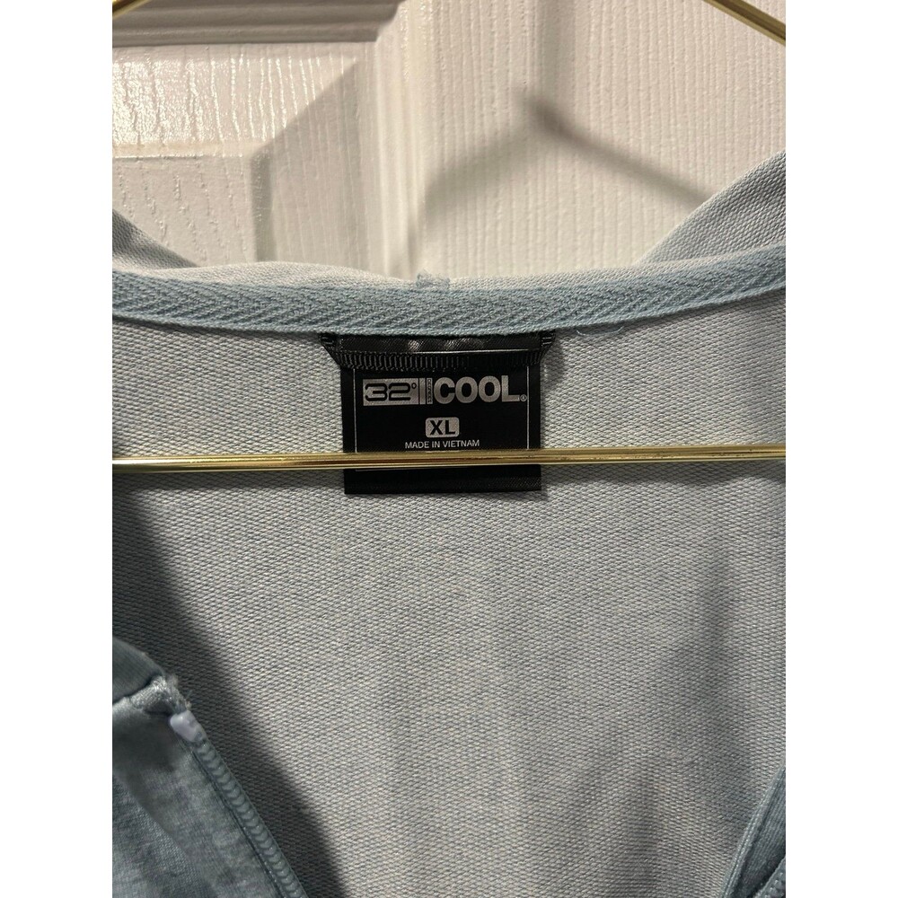 Zip up - Picture 2 of 3